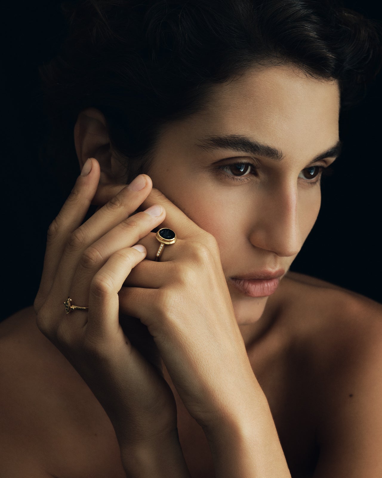 Temple of the Sun Inara Intaglio Ring Onyx Solid Gold