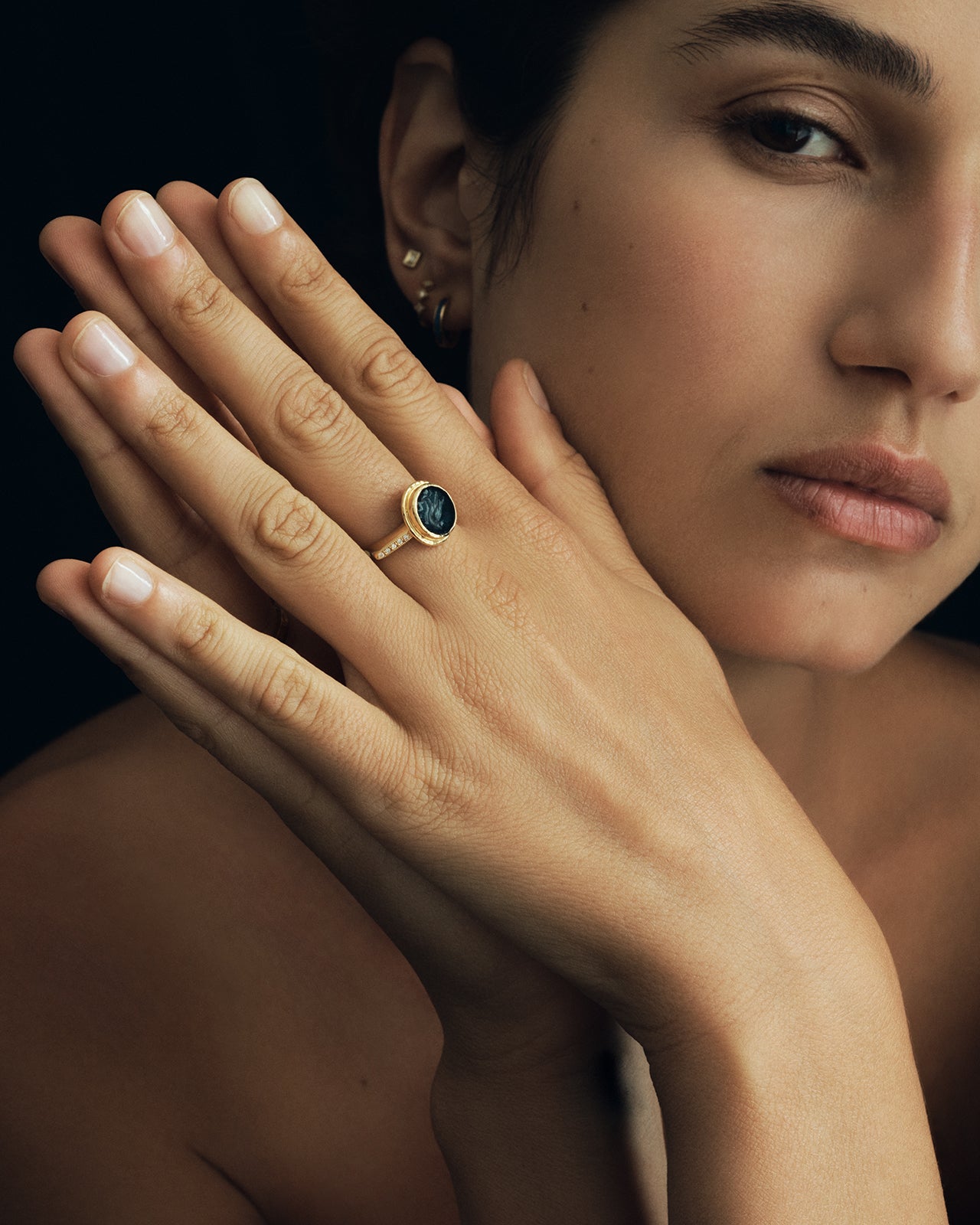 Temple of the Sun Inara Intaglio Ring Onyx Solid Gold