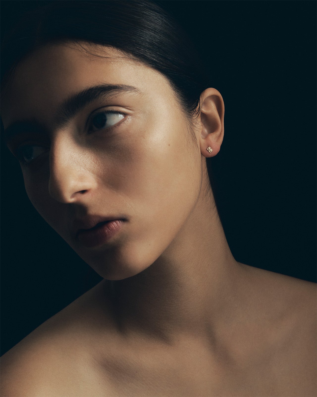 Temple of the Sun Relic VIII Stud Earrings Solid Gold