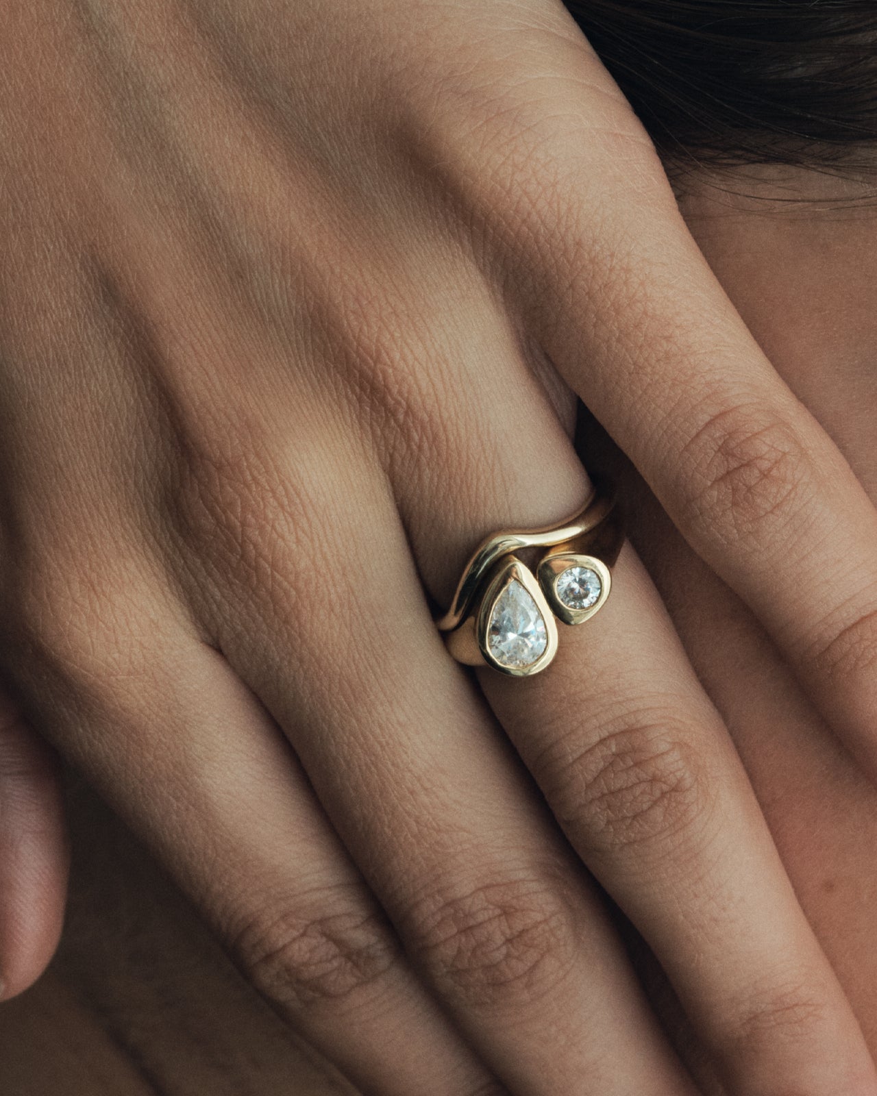 Temple of the Sun Synergy Band Solid Gold