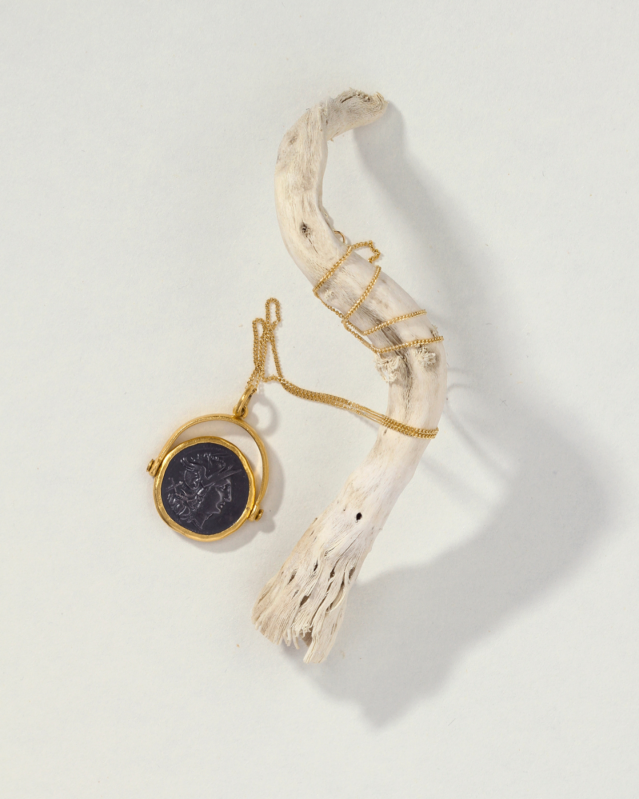 Temple of the Sun Victory Necklace Solid Gold