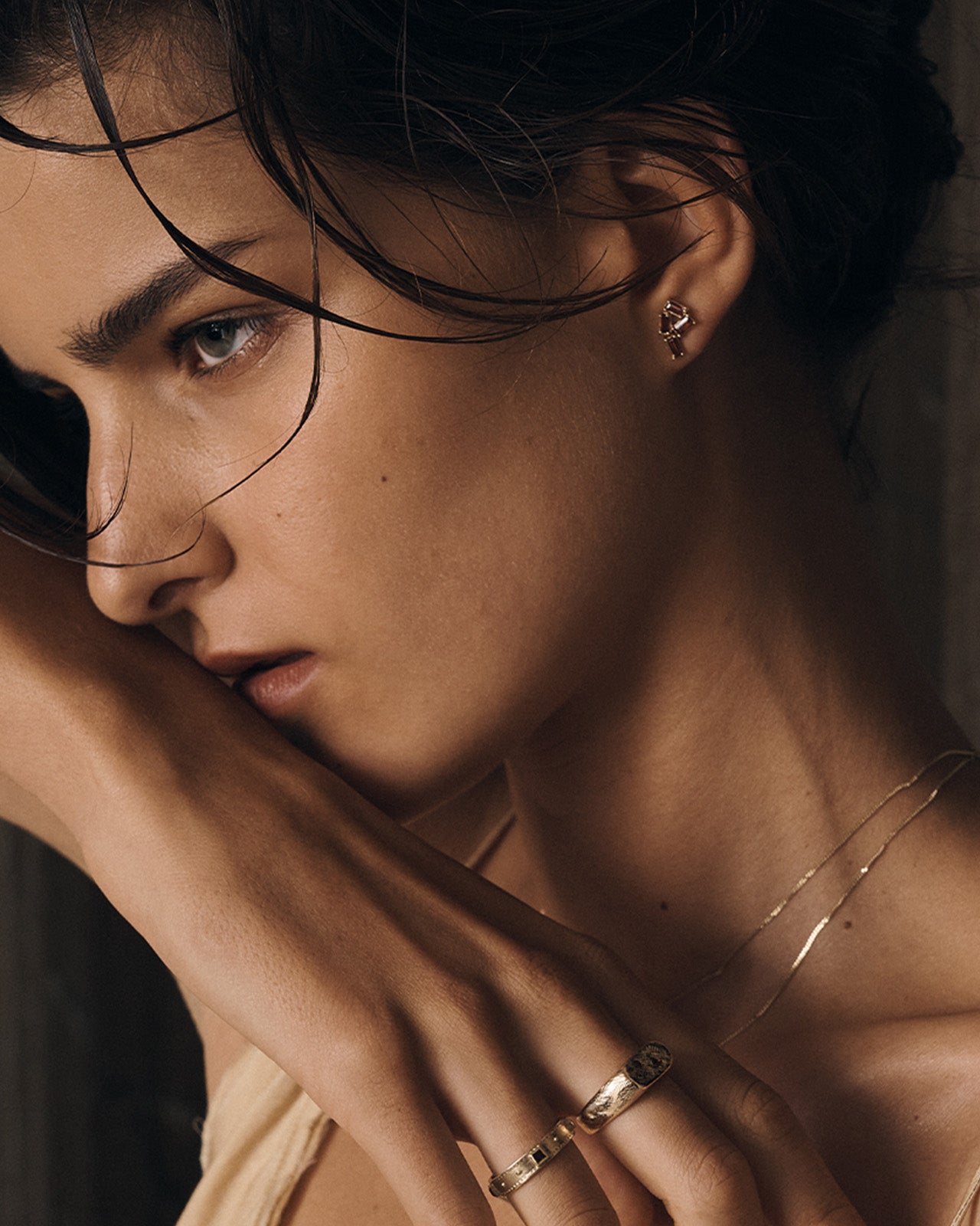 Temple of the Sun Monti Earrings Garnet Solid Gold